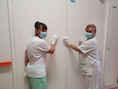 ,,Najkrajšie na našej práci je možnosť pomáhať pacientom,“ zhodujú sa sanitárky z handlovskej nemocnice