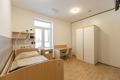 AGEL v Handlovej rozširuje starostlivosť o pacientov aj seniorov. Otvára Senior centrum a začína výstavbu RCIS