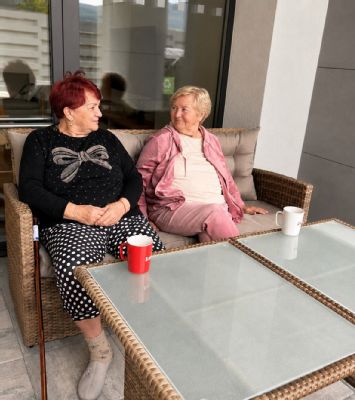Život sa nekončí za dverami zariadenia pre seniorov. V Handlovej našli miesto, ktoré sa stalo ich novým domovom